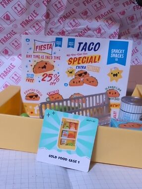 Miniverse Make It Mini Spaces Cold Food Case 1 Dinosaur Tacos